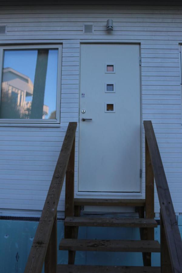 Nice Apartment With1 Bedroom Separate Living Room With A Sofa Bed And A Tiny Kitchen A Bathroom Located In Nordstrand Near By The Sea For 3 Guests With A Garden And Grill 5 Extra Guests With Extra Cost In The Cabin With Sea View Just Outside The Apar Oslo Bagian luar foto