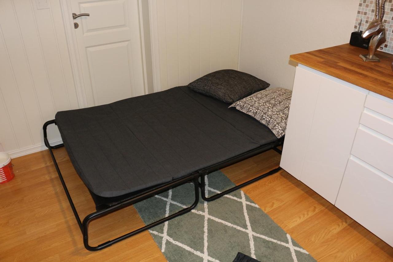 Nice Apartment With1 Bedroom Separate Living Room With A Sofa Bed And A Tiny Kitchen A Bathroom Located In Nordstrand Near By The Sea For 3 Guests With A Garden And Grill 5 Extra Guests With Extra Cost In The Cabin With Sea View Just Outside The Apar Oslo Bagian luar foto