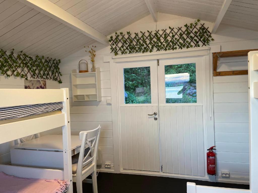 Nice Apartment With1 Bedroom Separate Living Room With A Sofa Bed And A Tiny Kitchen A Bathroom Located In Nordstrand Near By The Sea For 3 Guests With A Garden And Grill 5 Extra Guests With Extra Cost In The Cabin With Sea View Just Outside The Apar Oslo Bagian luar foto