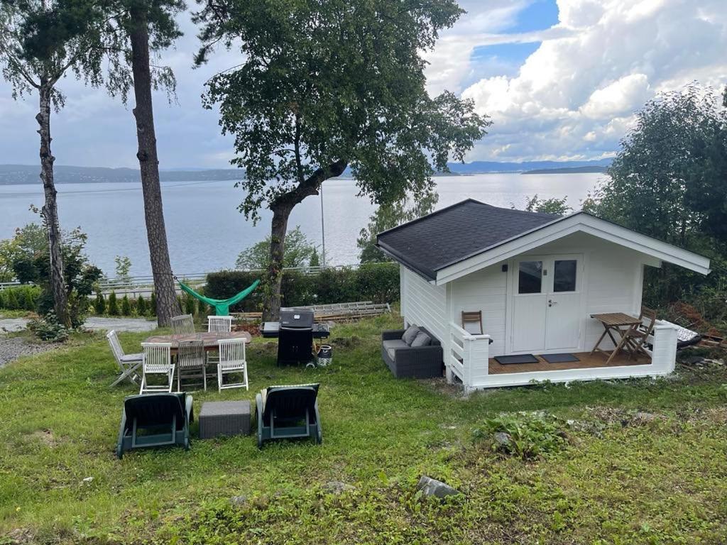 Nice Apartment With1 Bedroom Separate Living Room With A Sofa Bed And A Tiny Kitchen A Bathroom Located In Nordstrand Near By The Sea For 3 Guests With A Garden And Grill 5 Extra Guests With Extra Cost In The Cabin With Sea View Just Outside The Apar Oslo Bagian luar foto