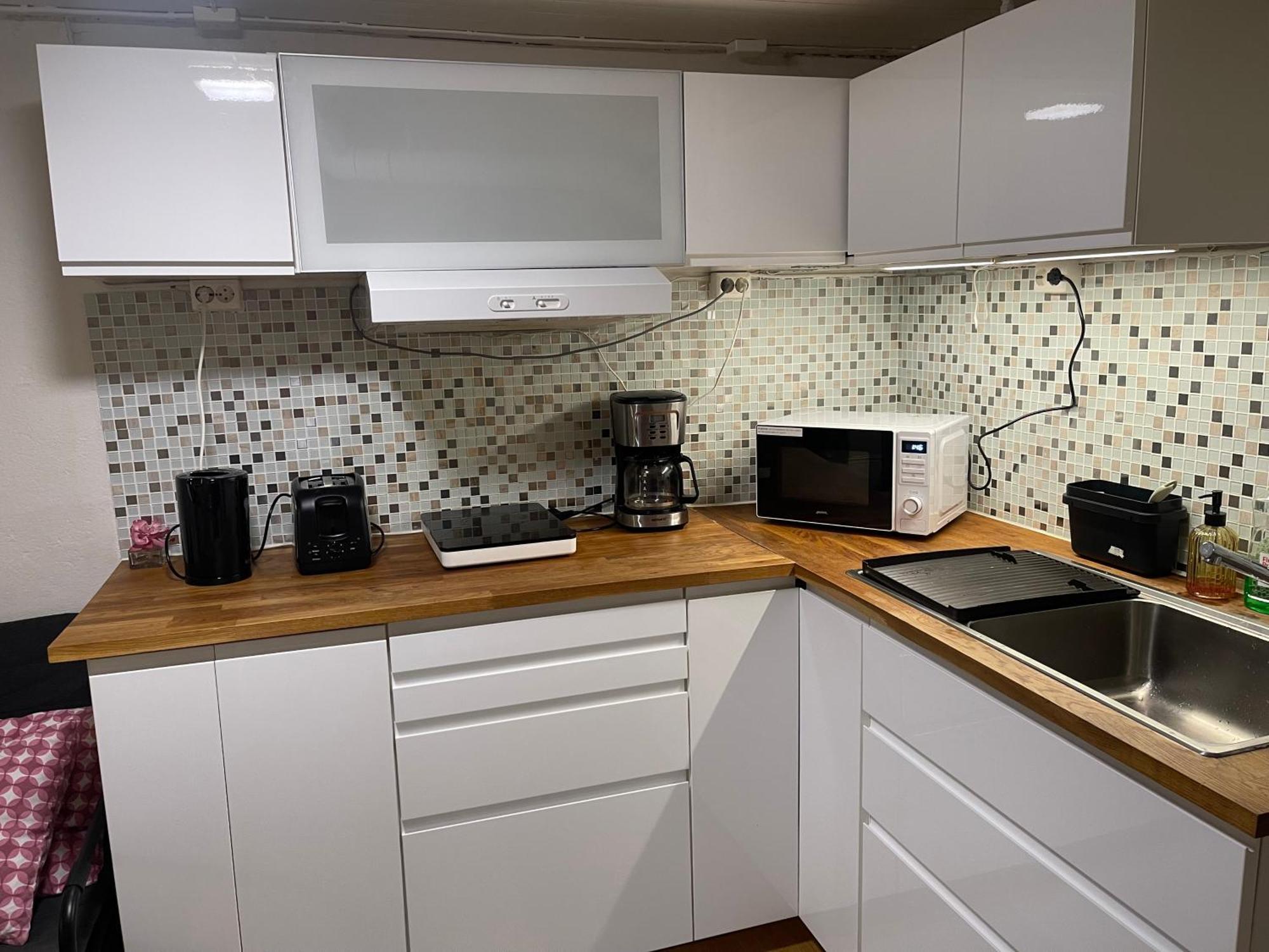 Nice Apartment With1 Bedroom Separate Living Room With A Sofa Bed And A Tiny Kitchen A Bathroom Located In Nordstrand Near By The Sea For 3 Guests With A Garden And Grill 5 Extra Guests With Extra Cost In The Cabin With Sea View Just Outside The Apar Oslo Bagian luar foto