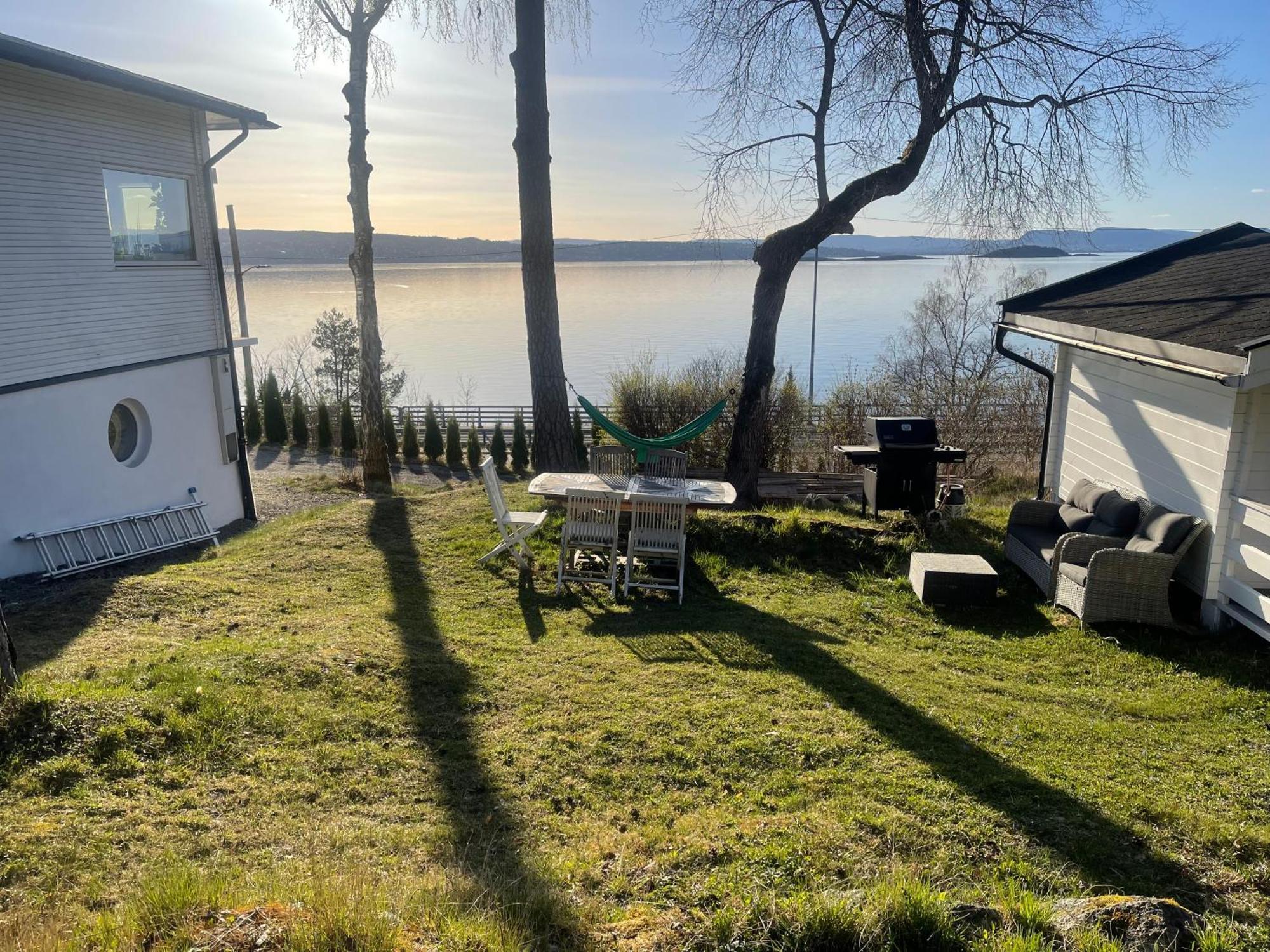 Nice Apartment With1 Bedroom Separate Living Room With A Sofa Bed And A Tiny Kitchen A Bathroom Located In Nordstrand Near By The Sea For 3 Guests With A Garden And Grill 5 Extra Guests With Extra Cost In The Cabin With Sea View Just Outside The Apar Oslo Bagian luar foto