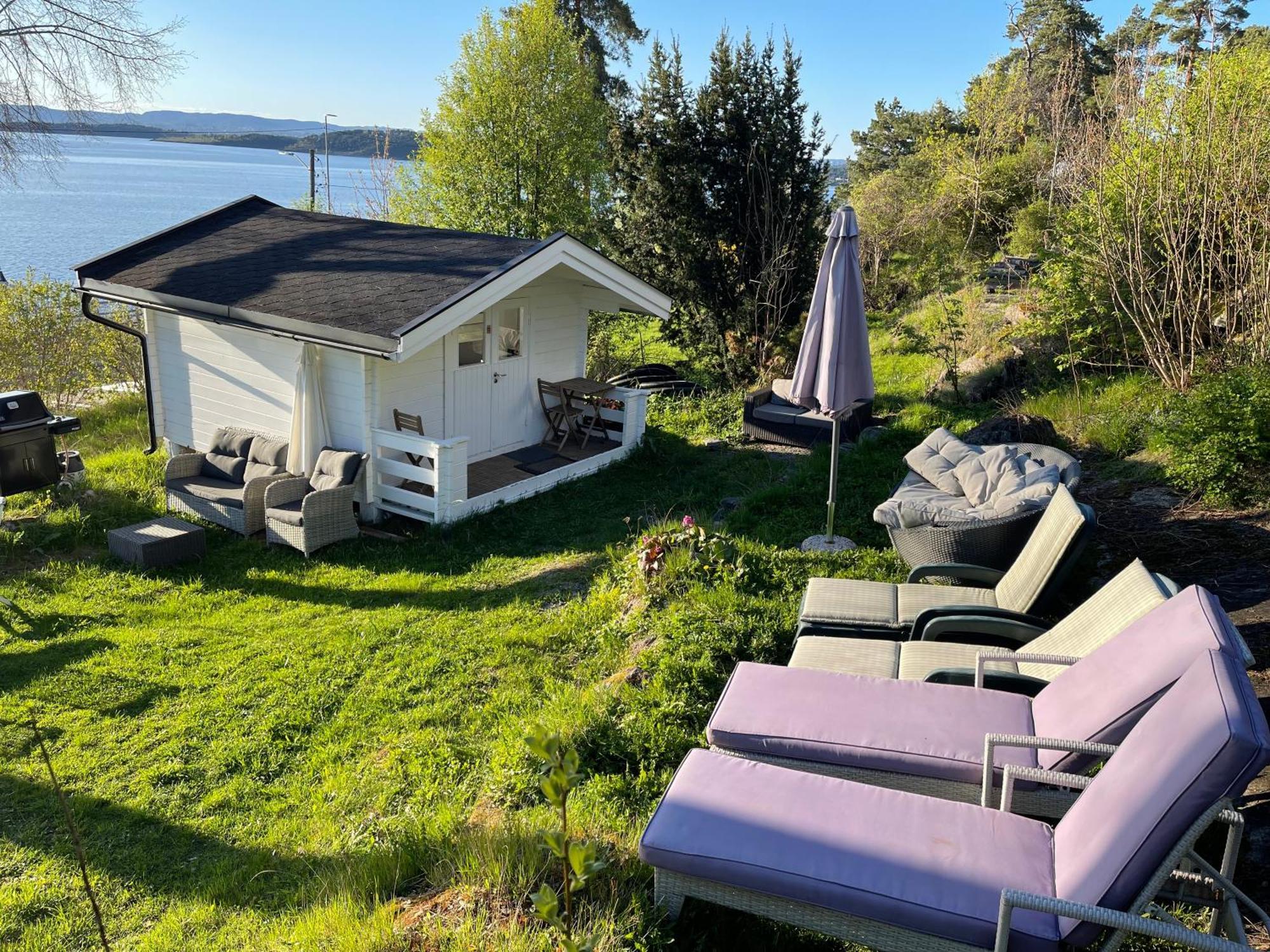 Nice Apartment With1 Bedroom Separate Living Room With A Sofa Bed And A Tiny Kitchen A Bathroom Located In Nordstrand Near By The Sea For 3 Guests With A Garden And Grill 5 Extra Guests With Extra Cost In The Cabin With Sea View Just Outside The Apar Oslo Bagian luar foto
