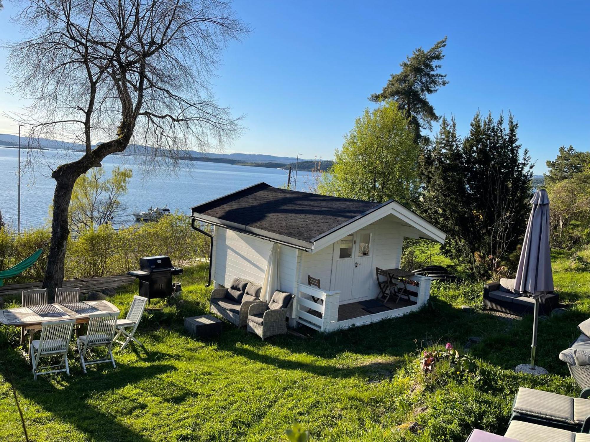 Nice Apartment With1 Bedroom Separate Living Room With A Sofa Bed And A Tiny Kitchen A Bathroom Located In Nordstrand Near By The Sea For 3 Guests With A Garden And Grill 5 Extra Guests With Extra Cost In The Cabin With Sea View Just Outside The Apar Oslo Bagian luar foto